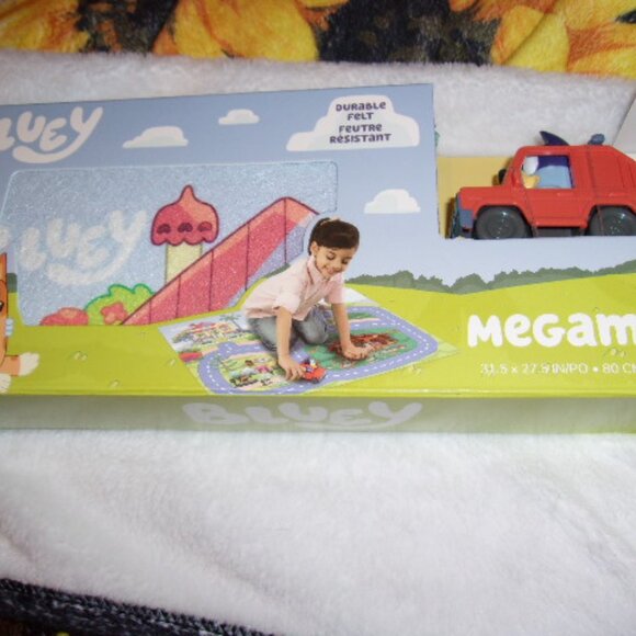 Bluey Megamat™ Felt Racetrack 31.5in x 27.5in - Picture 2 of 3